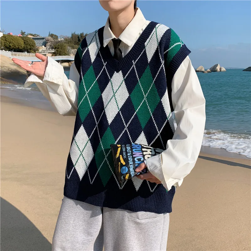 Sweater Vest Men Argyle New Arrival Male Sleeveless Harajuku V-neck Students Design Knitting Ulzzang Preppy Style Teens Casual