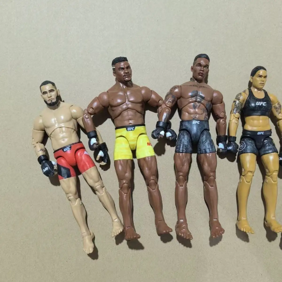 オリジナル正規品 UFC 高可動アクションフィギュア、コレクタブル