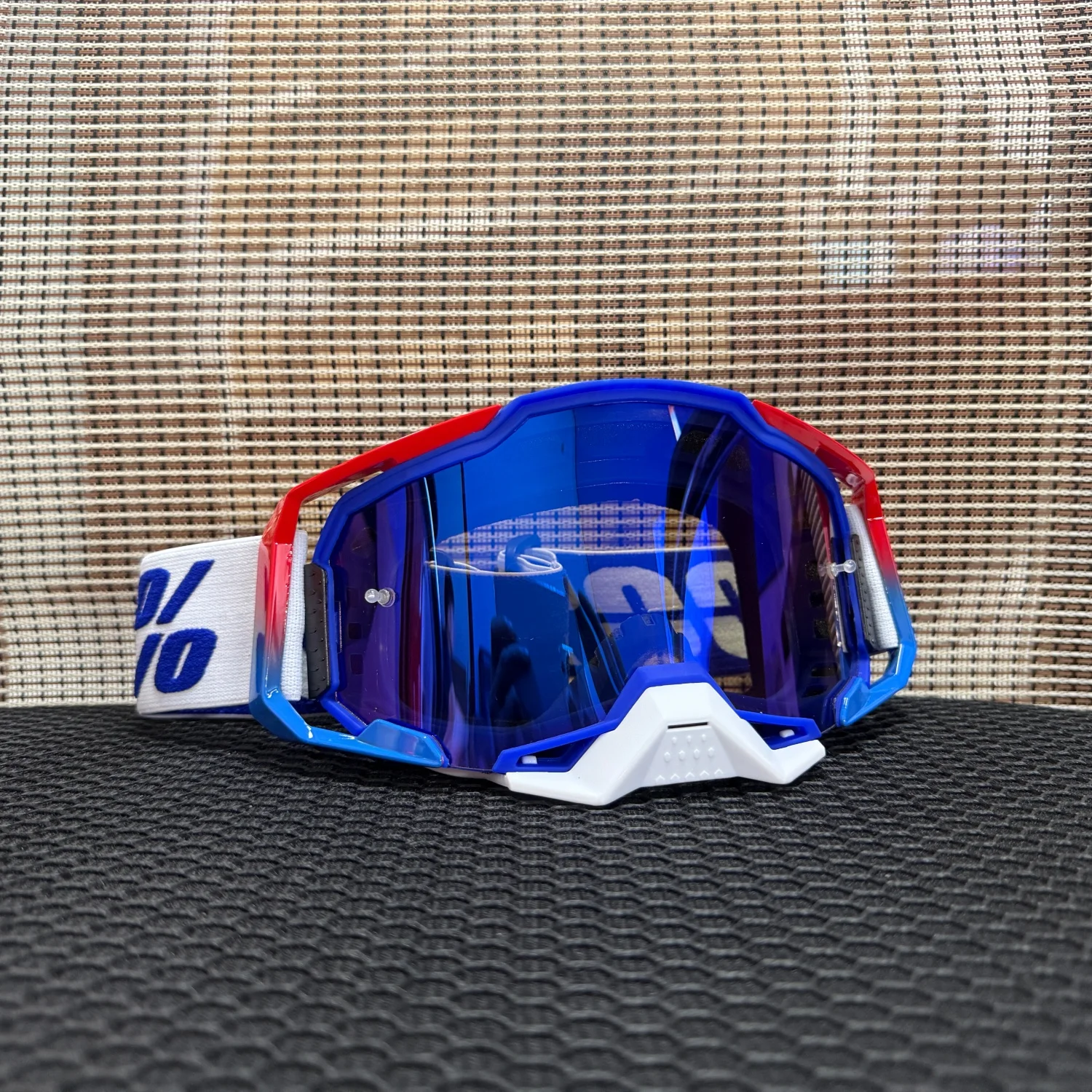 Professional MX ATV Motocross Goggles, HD UV400 Windproof Dustproof Helmet Compatible for Riding Skiing Off-Road Sports
