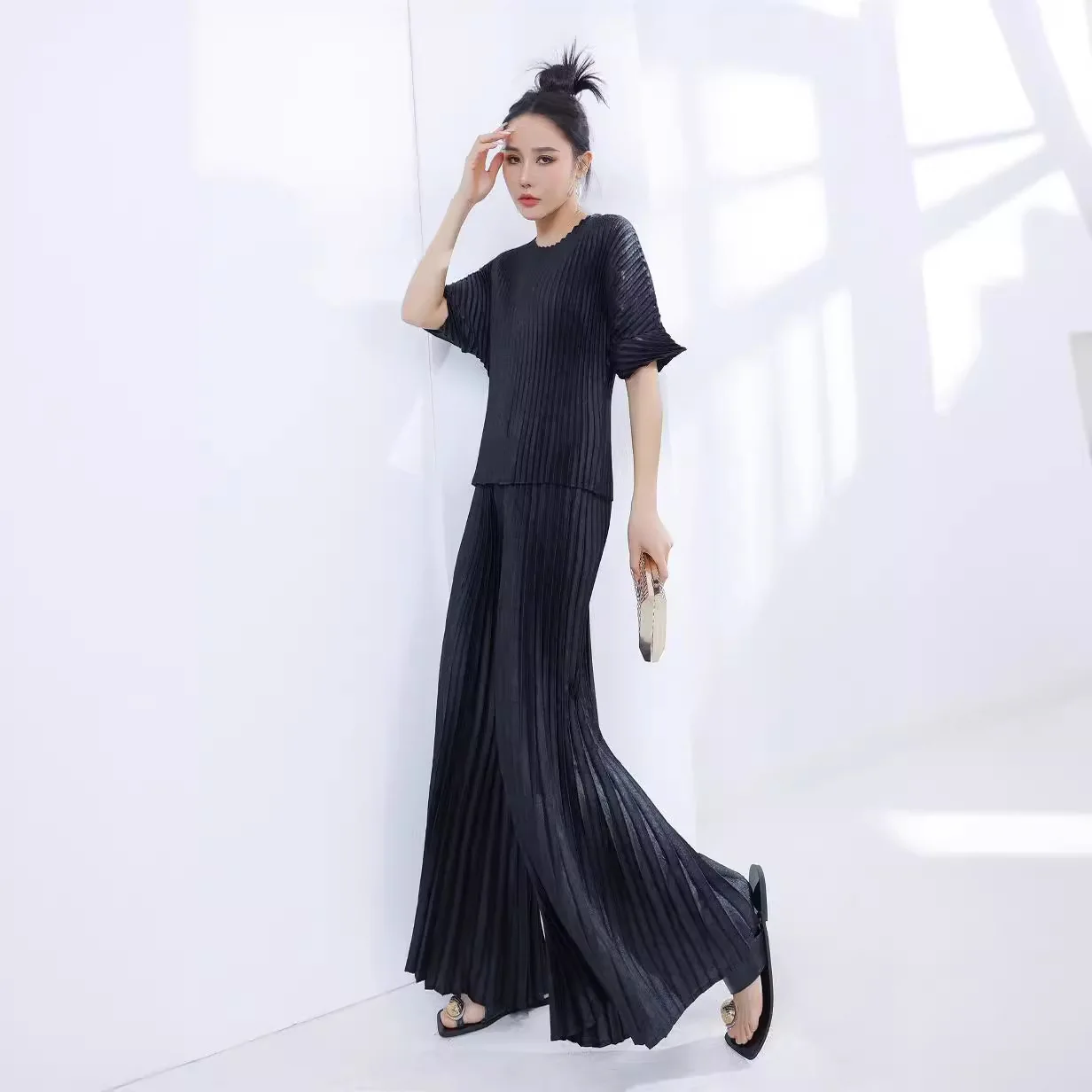 

Pleats Pleated Trouser Suit Female Spring And Summer New Aesthetic Thin Top Nine Trousers Commuter Two-piece Pleated Loose Suit