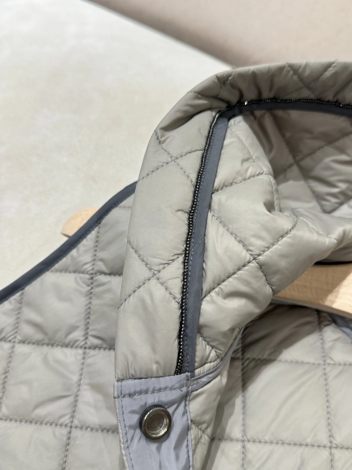 Ladies' New High-Quality Hooded Diamond-Patterned Thin Cotton Vest, Fashionable And Versatile Casual Top