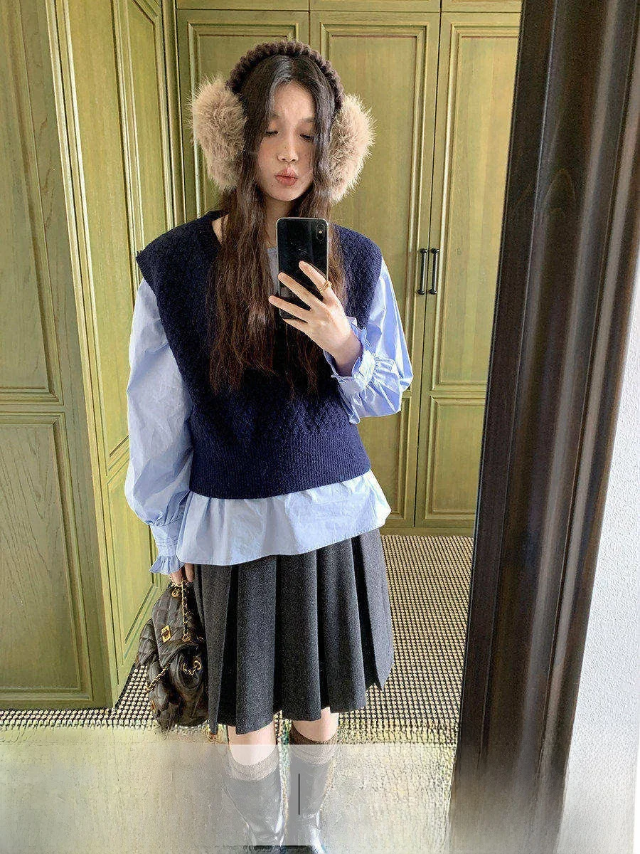 

Linyunyun round Neck Shirt And Knitted Vest Set Pure Color Layering Wood Grain Design Cotton Blend Winter Outfit