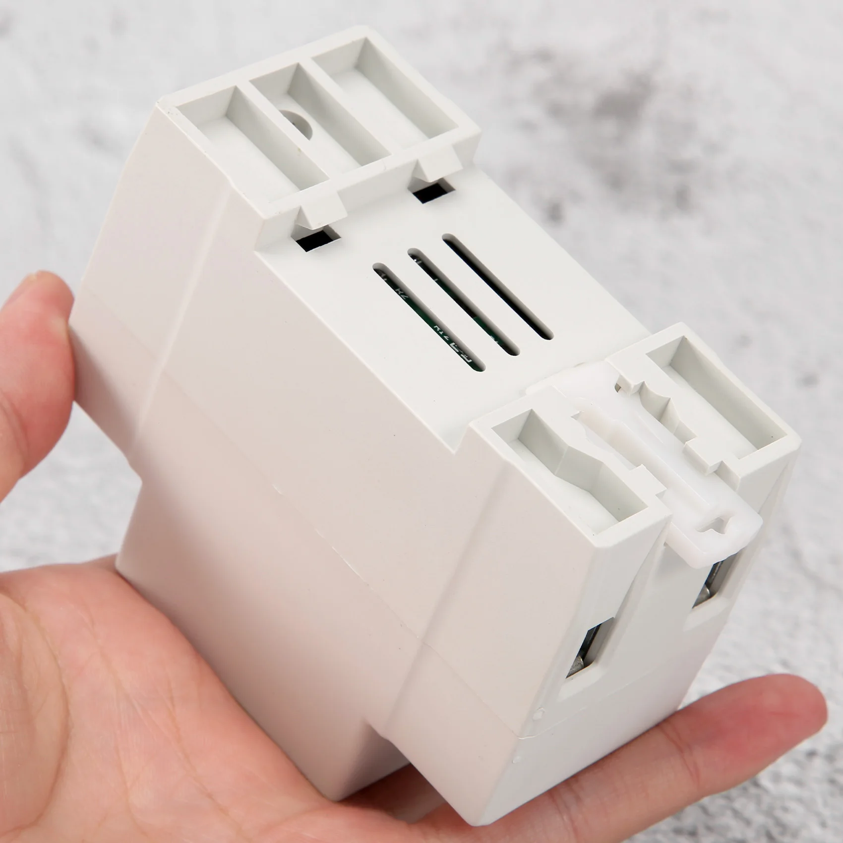 A11E-Din Rail Dual Display Adjustable Over Voltage Current And Under Voltage Protective Device Protector Relay 220V 230V