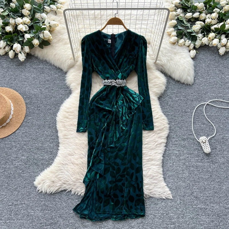 

Light Luxury Socialite Cross V-Neck Long Sleeved Printed Velvet Dress Women's Autumn Waist Cinching Slim Temperament Slit Dress