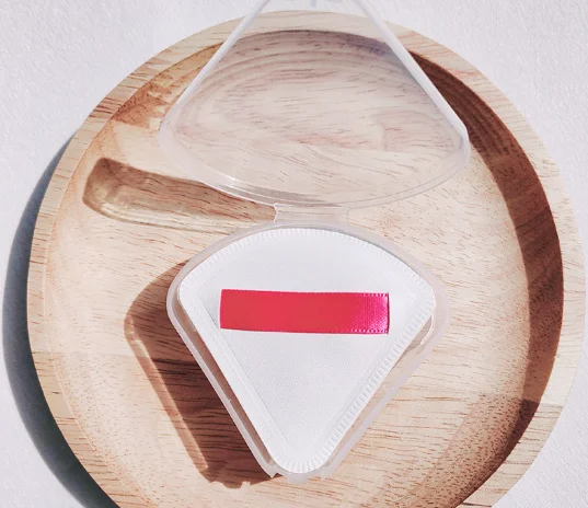 Puder w puszce z pojemnikiem do przechowywania, do stosowania na sucho i na mokro, niegromadzący się w grudek, bawełniany puder w poduszce powietrznej.