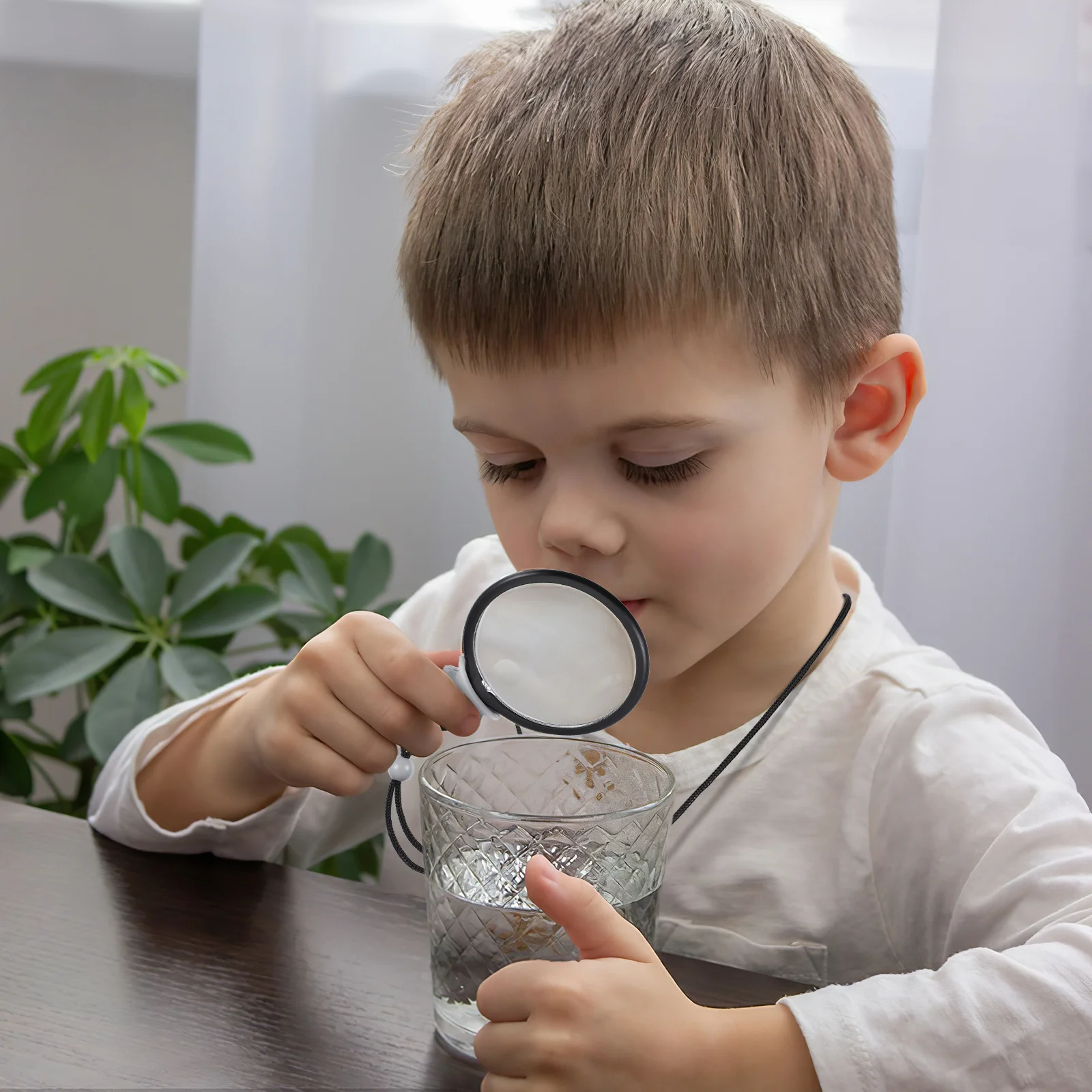 

Hanging Magnifying Glass Necklace Pendant Loupe For Reading Small Print Clear Seniors Kids Collectors Jewelry Repair