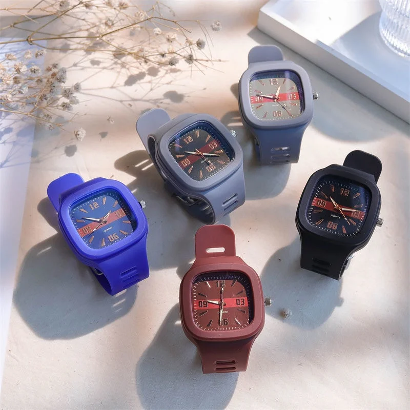 Часы наручные кварцевые с квадратным браслетом для мужчин и женщин