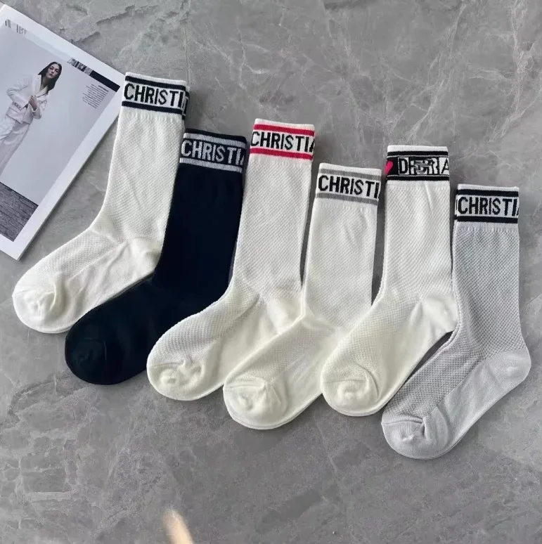 الترفيه الركبة طول الجوارب لينة منتصف أنبوب تنفس جوارب شبكة جوفاء عالية الأكمام الجوارب في الهواء الطلق القطن رقيقة جوارب رياضية