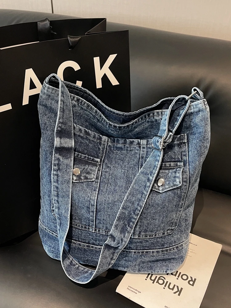 Winter 2025 Washed Denim Canvas Tote Bag Women's Single Shoulder Slant Cross Large Capacity Casual Leisure Bucket Bag