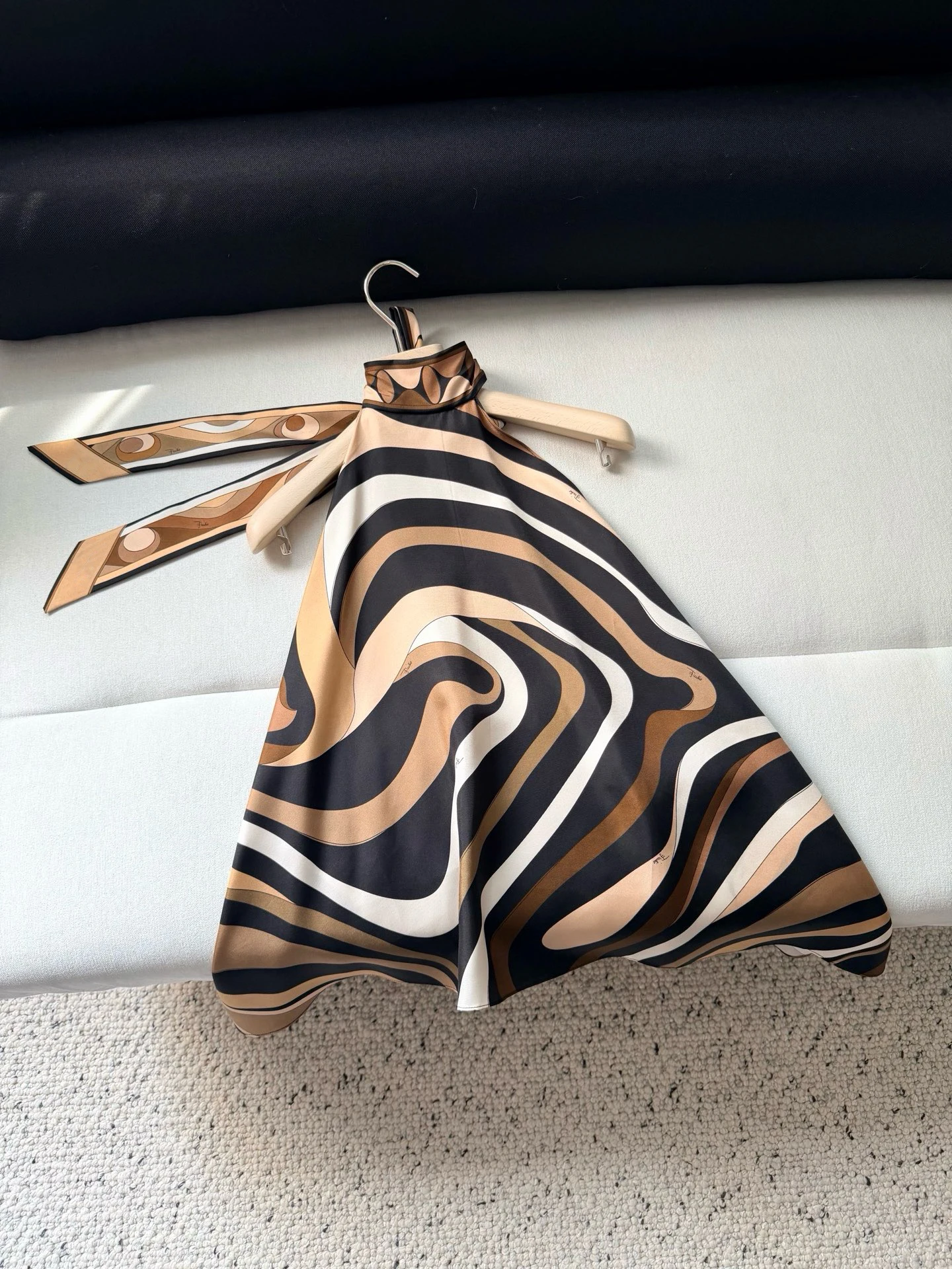 

100% Real Silk Women Halter Neck Sleeveless Top Elegant Abstract Wave Print Tie Neck Backless Blouse Summer Party Tank Tops New