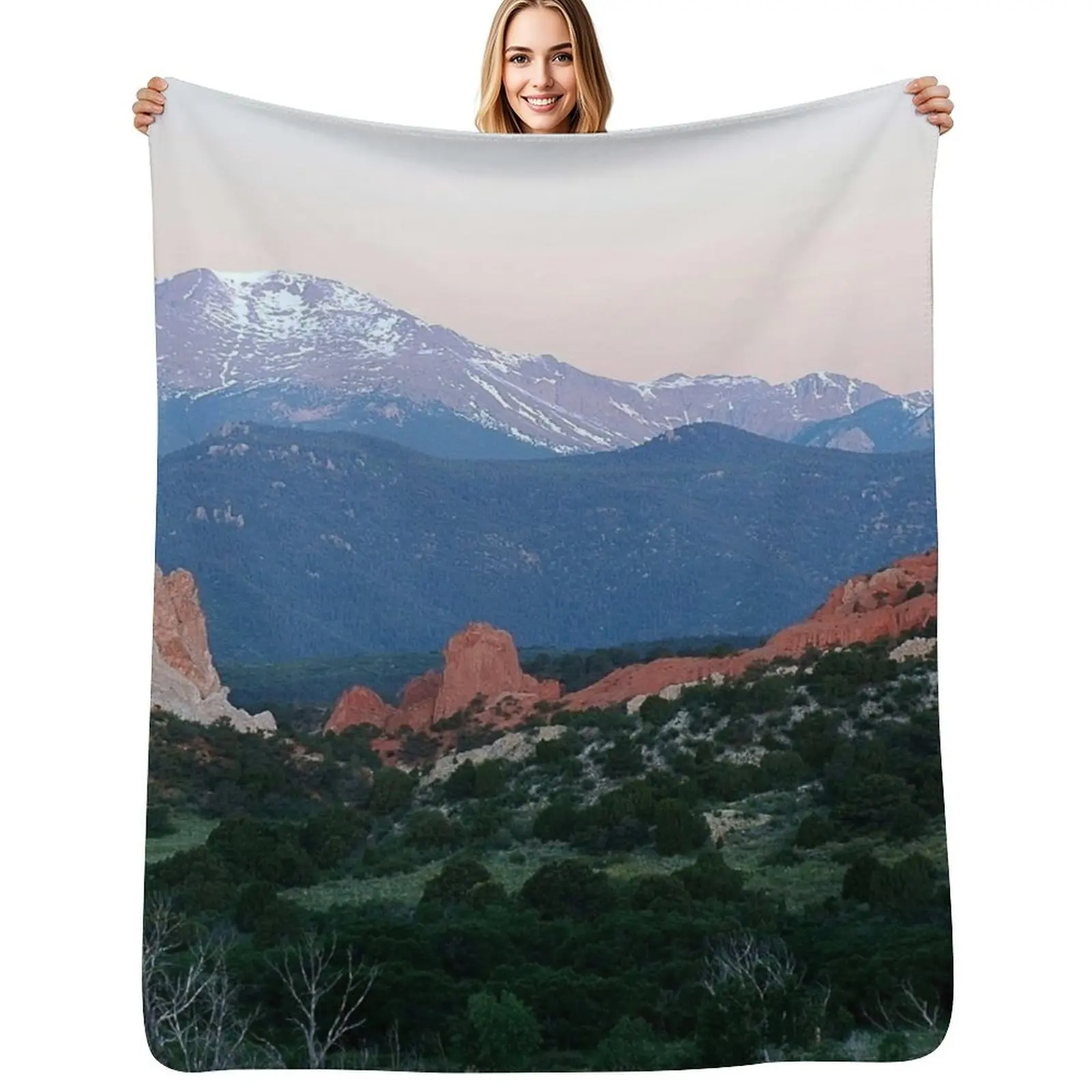 Sunrise at Garden of the Gods and Pikes Peak Throw Blanket Soft Big Hair Plaid Flannel Fabric For Baby blankets ands Blankets