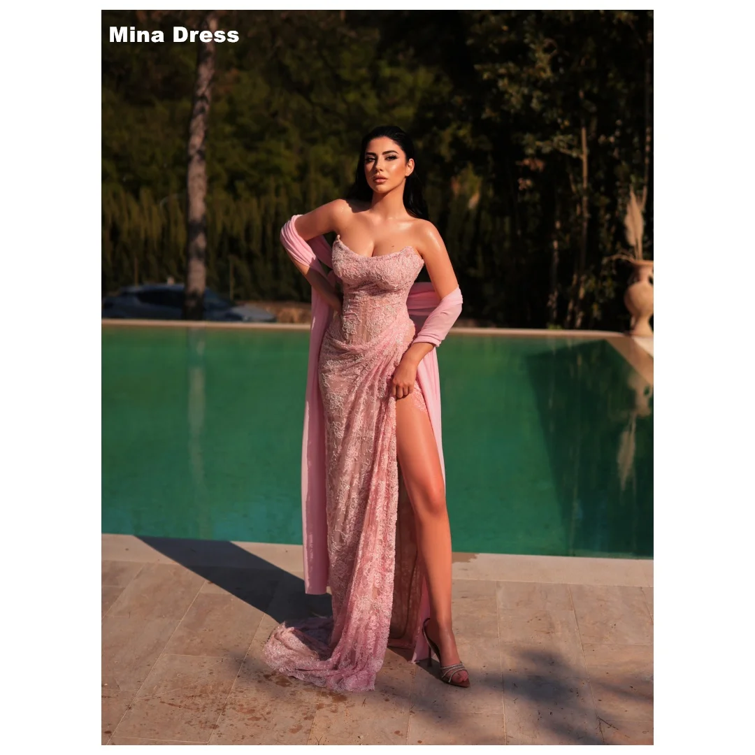 Mina Maßgeschneidertes Rosa Spitzenkleid mit Hohem Schlitz Ärmellos Rückenfrei Schal-Design Abendkleid Formelle Abendgarderobe für Besondere Anlässe