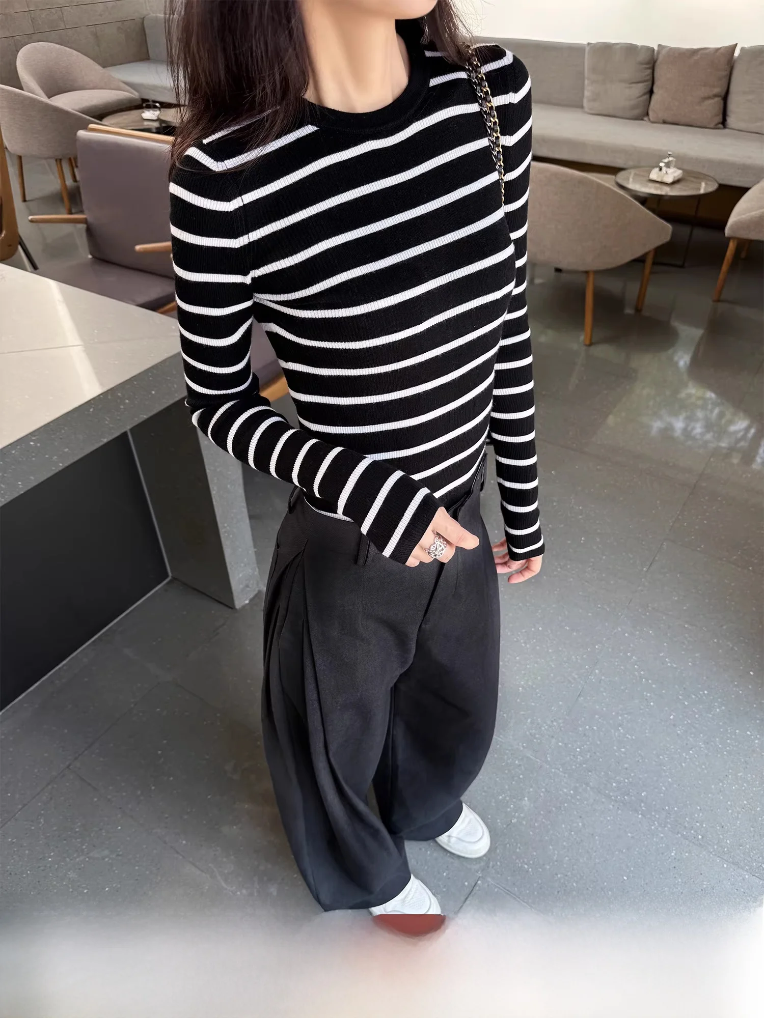 

Classic Knitted Full Wool Women's Base irt Yang Xiaoyao Striped Slim Fit Color Blo Ci Walk Casual Long Sve round Ne