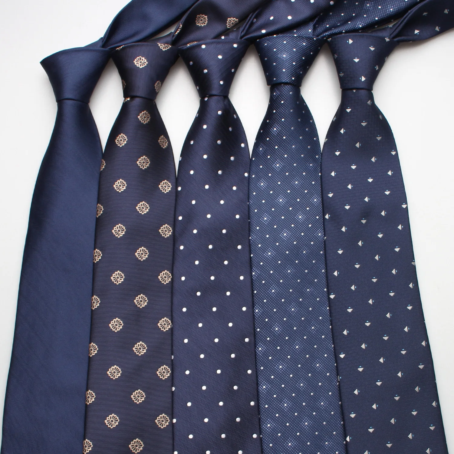 Luxury 8CM Mens Necktie Navy Blue Polka Dot Plaid Ties For Man Groom Jacquard Neck Tie For Daily Wear Business Wedding Party