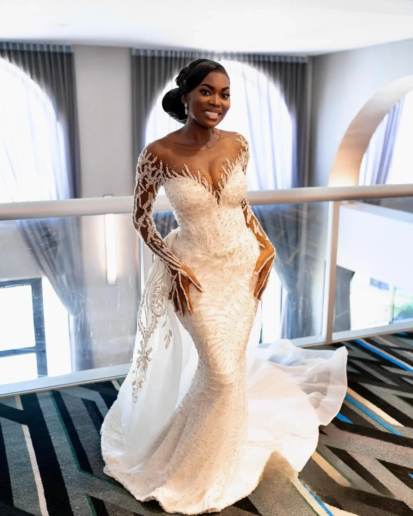 Customized  Sheer Neck  Shinny Beads Sequins Wedding Dress with Removable Skirt Robe De Mariee  Long Sleeves Luxury  Bridal Gown
