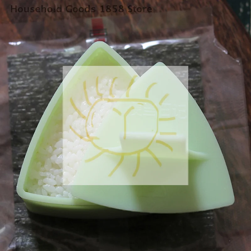 Molde Triangular Onigiri para el hogar, utensilios de cocina para el hogar, Kit de cocina, prensa de Sushi, práctico accesorios Bento DIY de Japón, bolas de arroz