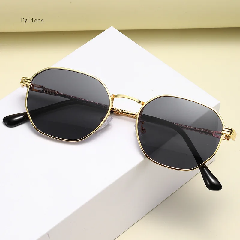 الرجعية إطار معدني مربع صغير النساء النظارات الشمسية موضة التدرج عدسة UV400 الرجال فاسق الأخضر الداكن نظارات شمسية Gafas دي سول