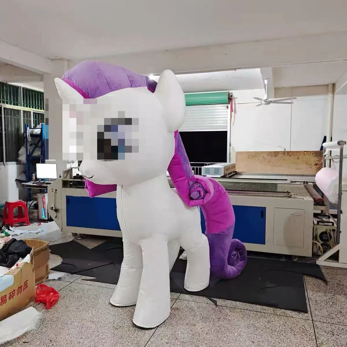 الأبيض نفخ يونيكورن زي الحصان زي التميمة موكب جودة أعياد الميلاد للكبار الحيوان حفلة الهالوين لا بطارية