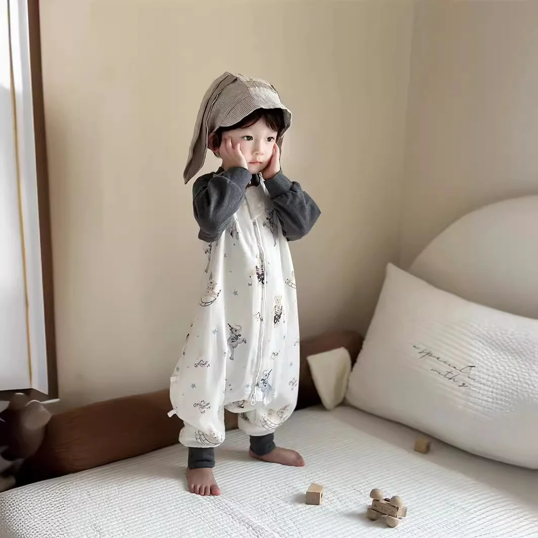 Jesienno-zimowe śpiworki dla niemowląt, kołderki zapobiegające obkurczaniu się, śpiworki z długim rękawem i rozdzielonymi nogawkami dla dzieci w wieku 2-4 lat.
