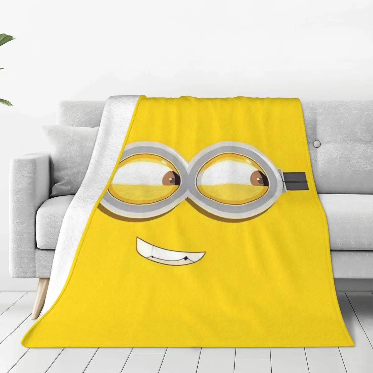 Cute Minions Cartoon Blanket Yellow Big Eyes Camping Flannel Bedding Throws For Bedroom Warm Soft Bedspread Birthday Present