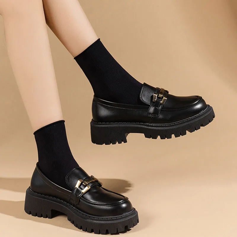 المرأة منصة حذاء بكعب سميك البريطانية المعادن أبازيم Preppy المتسكعون جلد أسود الانزلاق على الكعوب موضة سميكة سوليد حذاء كاجوال #4