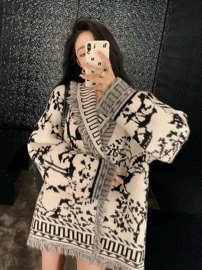 

Chic Fashion Long-sleeved Women's 2025 Autumn New Long Fringed Shawl Tops Long Cardigan Women Oversized Cardigan Y2k Streetwear