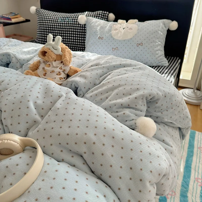 Class A Cute Hairball New Milk Fleece Four-piece Set Cartoon Warm Flannel Quilt Cover Flat/Fitted Sheet Pillowcase Bedding Set