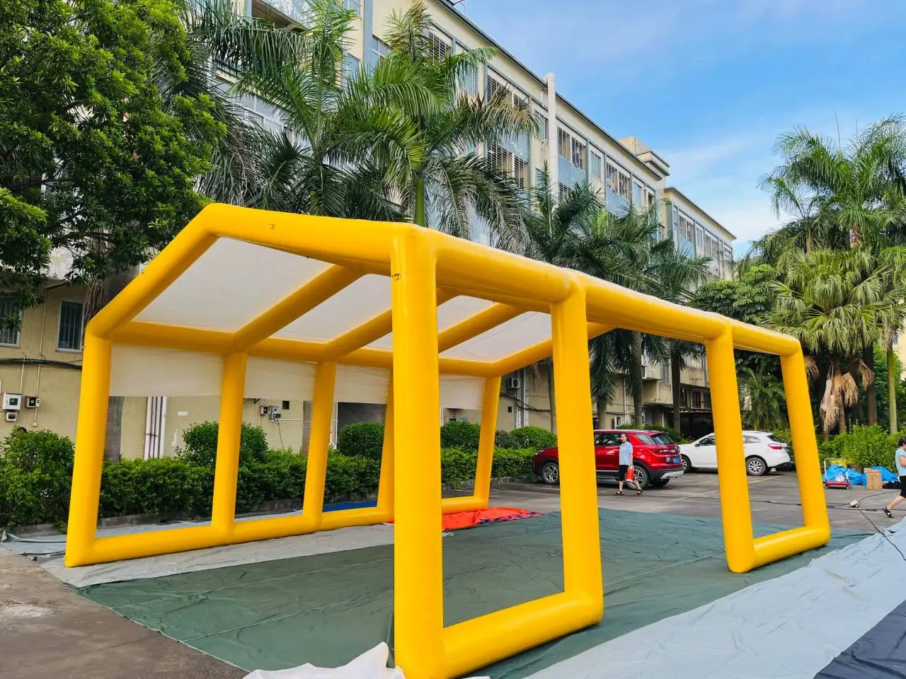 Portable Inflatable Summer Sun Shelter Lightweight  Easy Setup inflatable swimming pool cover