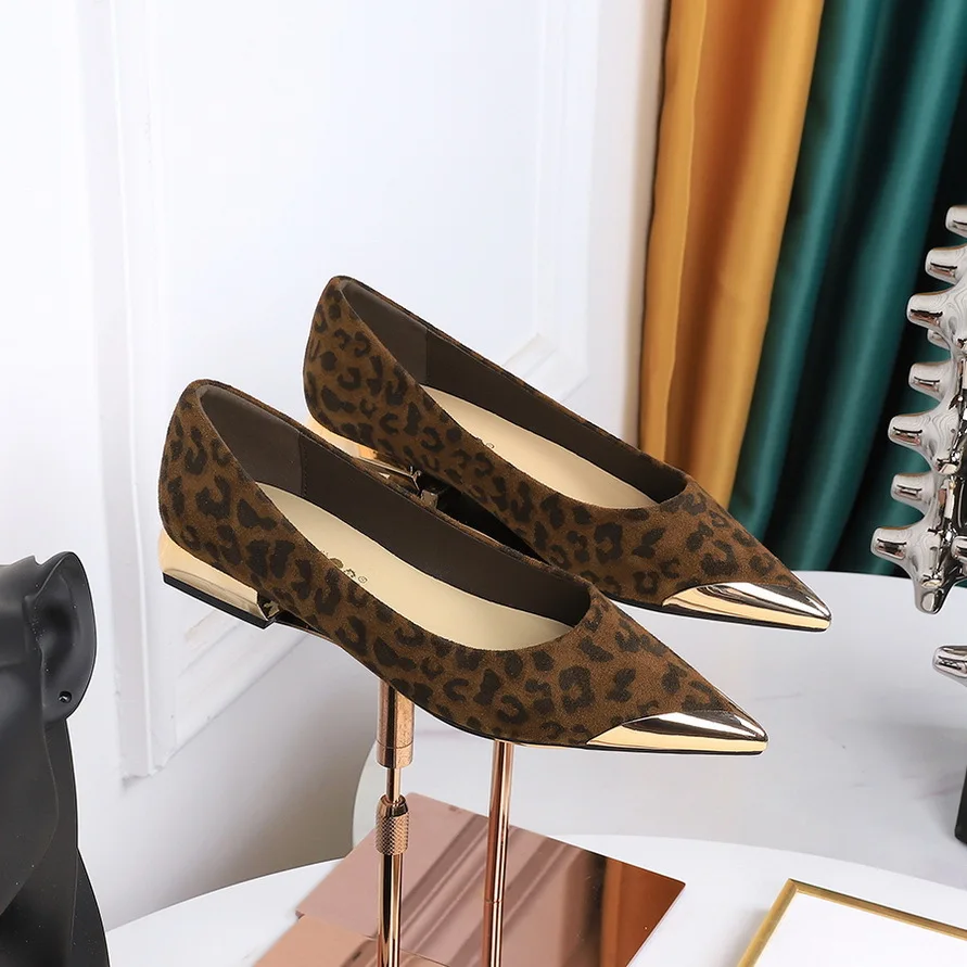 

Модные женские туфли без шнуровки, женские туфли без шнуровки с металлическим острым носком и неглубоким носком, удобные женские замшевые офисные туфли на низком каблуке