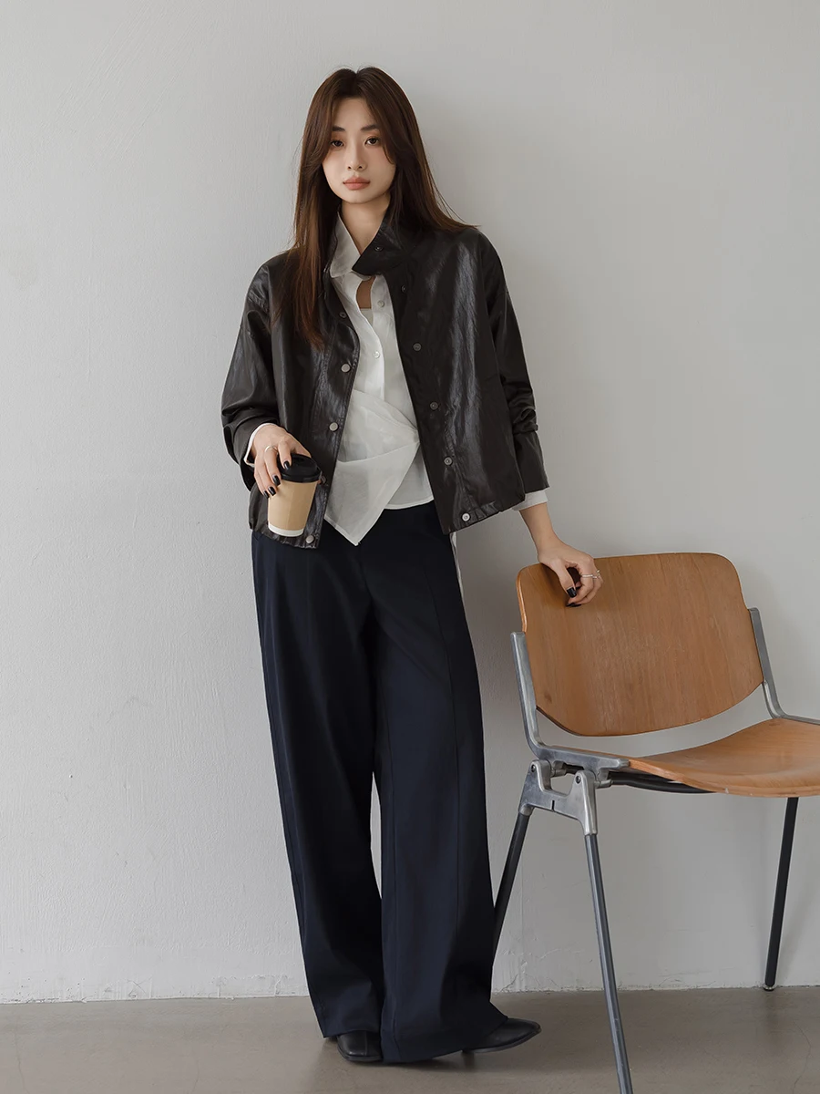 ブラウンショートジャケット レディーススタイル スタンドカラー レザーコート プレミアム感 スモールサイズ クイーンズホーム 2025新作 通勤風