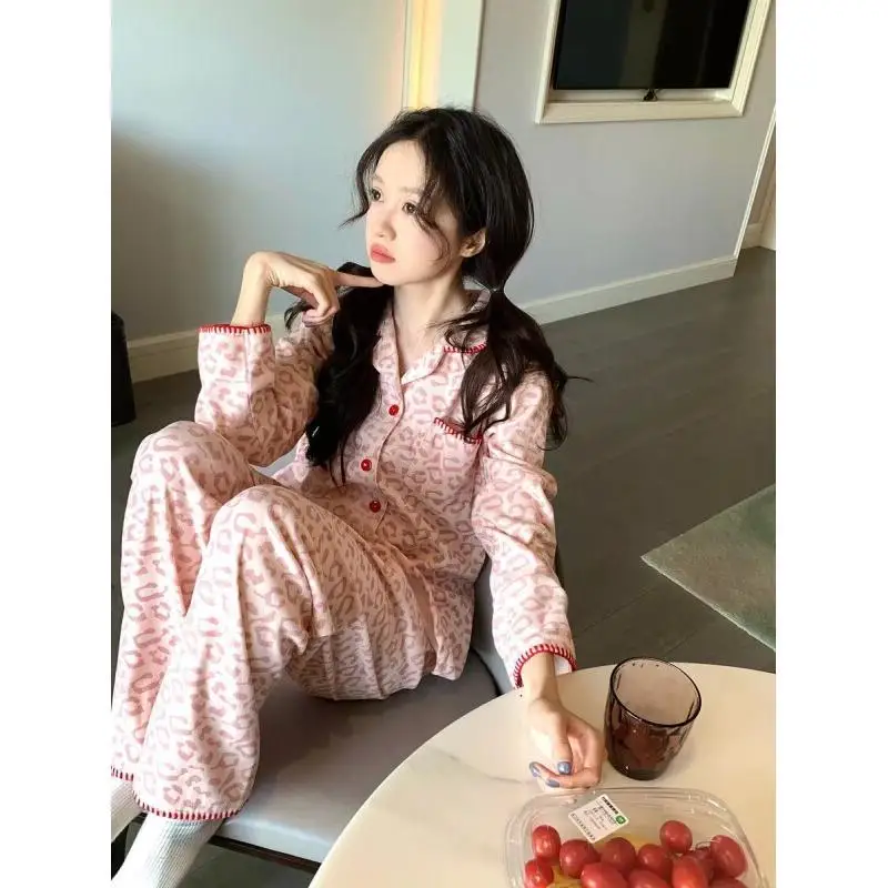 

Leopard Print Lapel Cardigan Pajama Set Fashionable Women's Home Clothing Long Sleeved Pants for Spring and Autumn New Styles