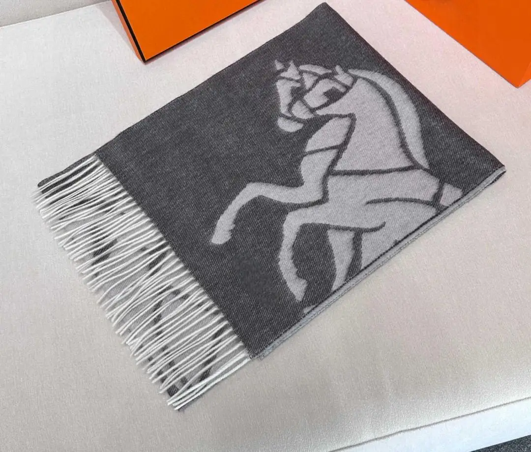 

New Fashion Double-sided Cashmere Scarf/shawl Fashionable High-end Women's Scarf Luxury Gift Classic Double-sided Design