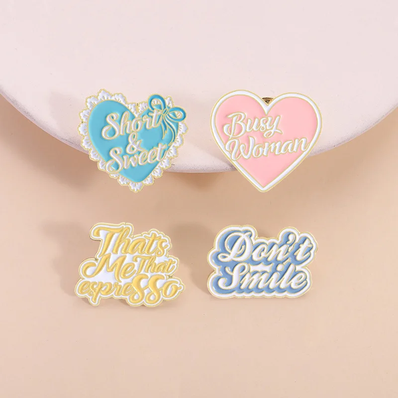 Amor macaron broche ins estilo inglês carta broche pequeno fresco novo estilo versátil colar pino crachá acessórios presente