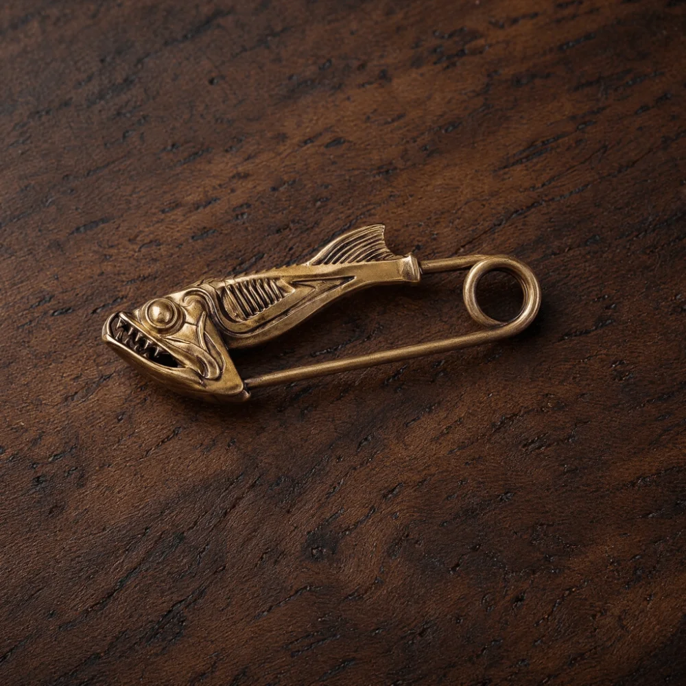Vintage Jewelry Piranha Shape Brooch Creative Cool Fish Head Pin Exquisite Punk Fish Bone Pin Daily Wear