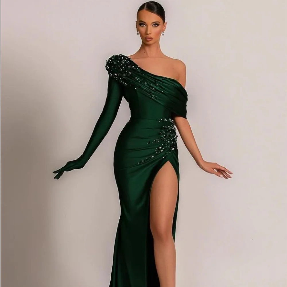 Vestido de noche de satén verde oscuro, vestido de lujo con un solo hombro y perlas, largo hasta el suelo, cola de barrido, vestido de fiesta con abertura lateral