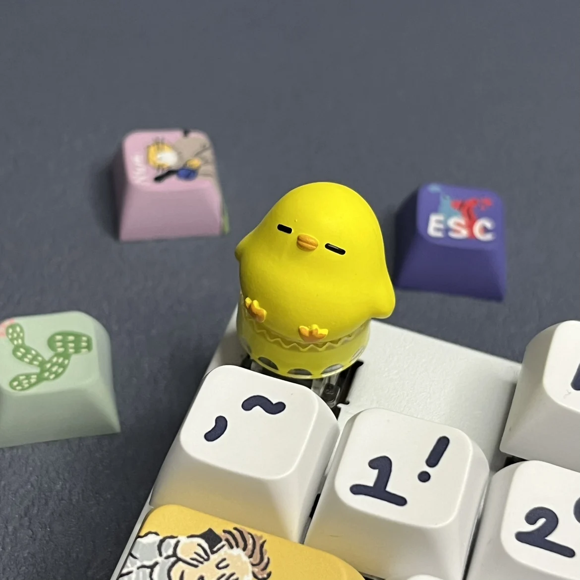 Cute round bottom genuine chicken keycap cross axis punk yellow circular creative versatile mechanical keyboard keycap