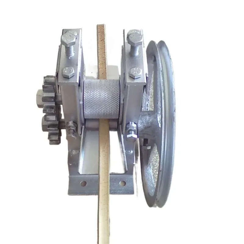 Small Manual Strip Breaking Machine Bamboo Strip Splitting Machine Bamboo Strip Layering Machine