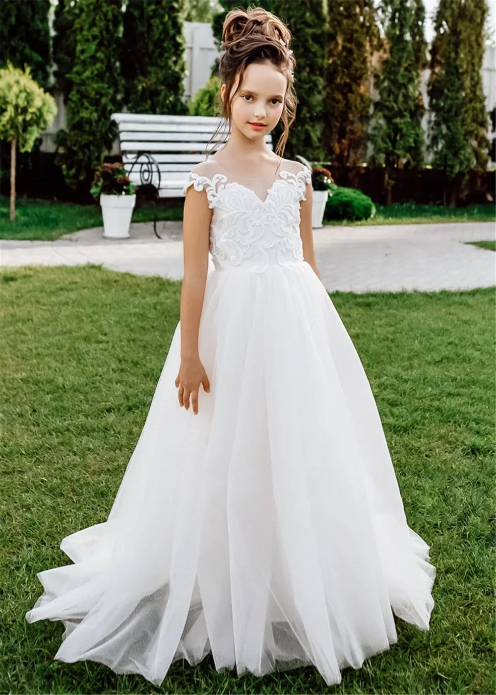 First Communion Gowns ดอกไม้สีขาวสาวชุด Tulle Appliques Bow Tailing แขนกุดสําหรับงานแต่งงานเด็กของขวัญวันเกิด Party