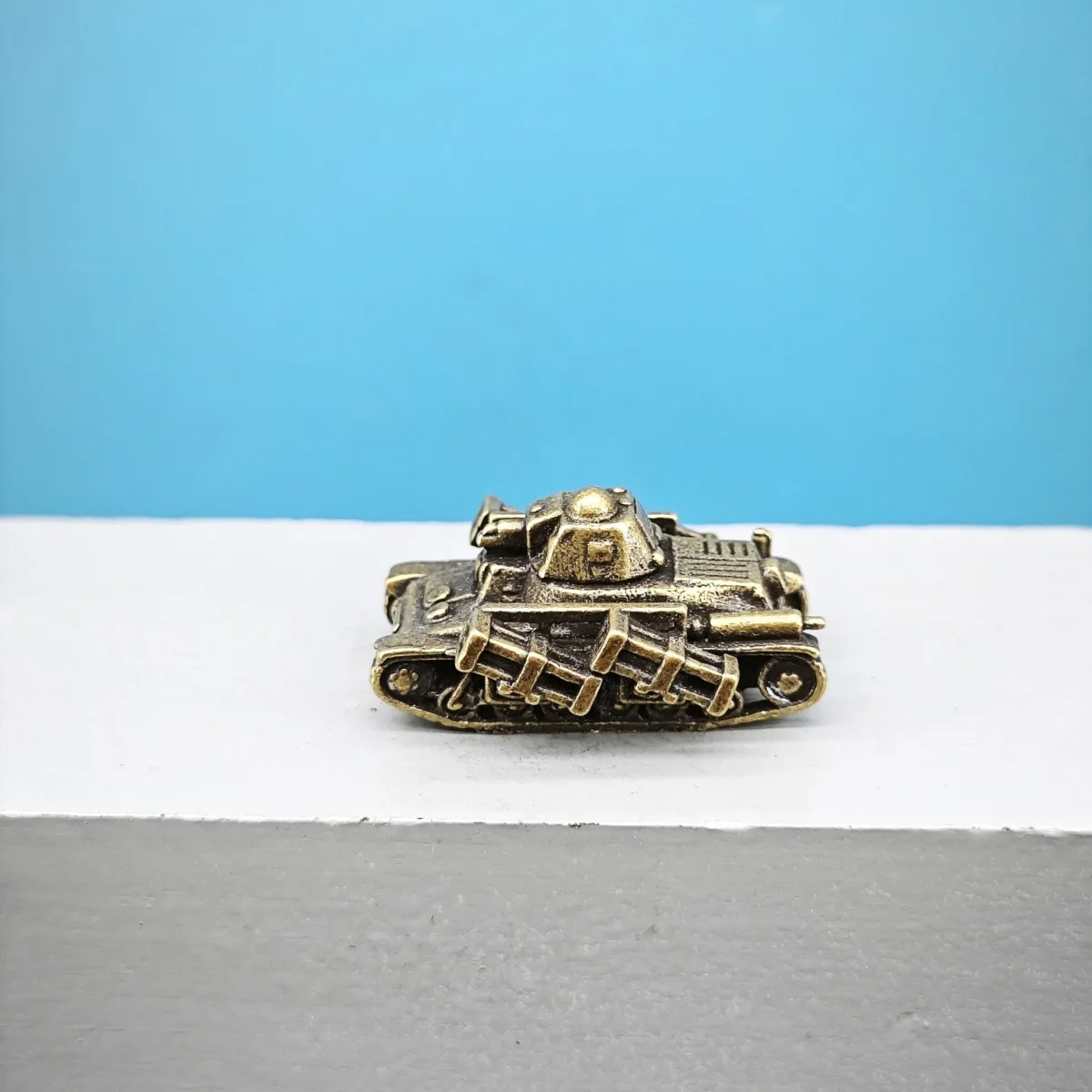 Vintage Brass H39 Style Tank Miniature Model Military Diorama Desktop Collectible Ornament