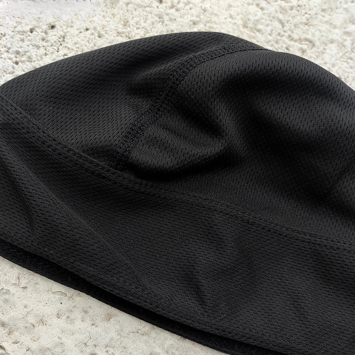 Balaclava Piratenmütze für Männer und Frauen, atmungsaktives Mesh, schweißabsorbierend gefüttert, für Radfahren, Wandern, bequemer Helmüberzug – Detail 8