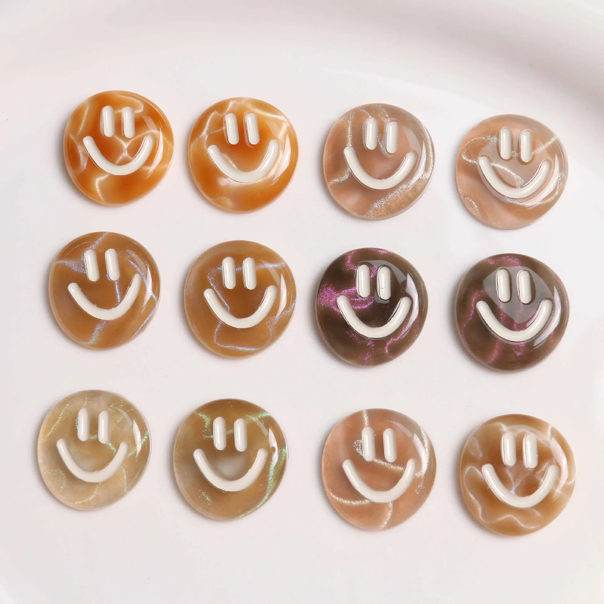 

2 шт. корейская версия темпераментных размазывания блесток специальной формы капающий смайлик смола аксессуары с плоской задней частью DIY головные уборы ha