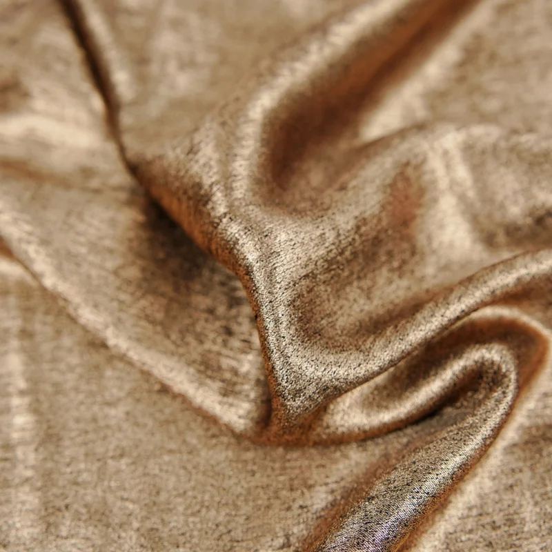 2 yardas de tela drapeada de color champán dorado con brillo metálico multicolor para camisas, vestidos y trajes de escenario.
