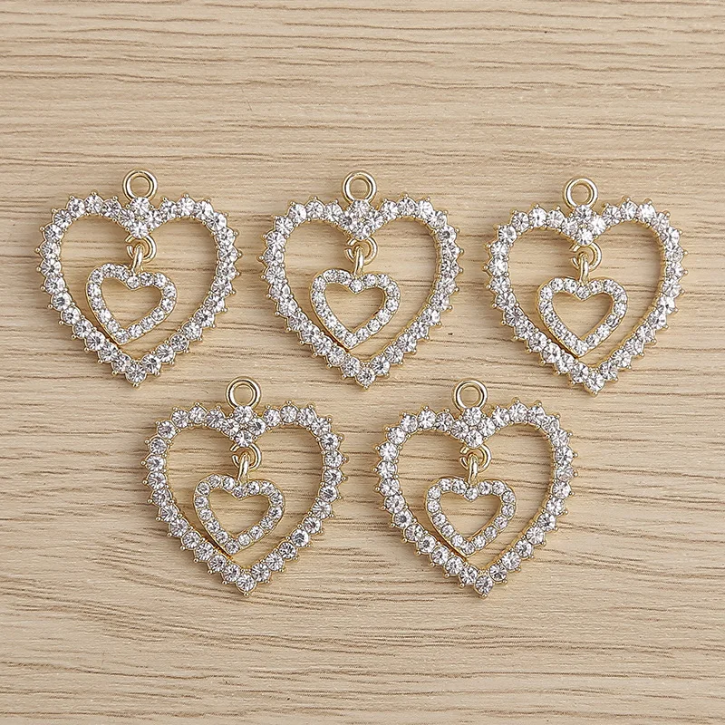 

4pcs Diamond Studded Fashionable Design Heart Pendant Accessories DIY Jewelry Accessories Pendant DIY Holiday Gift Wholesale