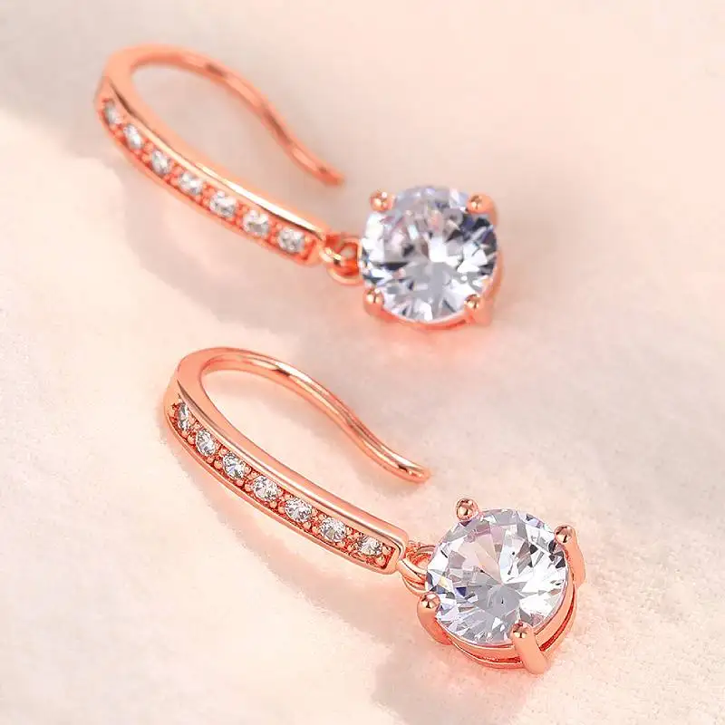 Huitan Damen-Ohrringe, vielseitig, modisch, für Damen, Party, Alltag, Accessoires, eingelegt, glänzend, CZ, Hochzeit, eleganter, charmanter Schmuck