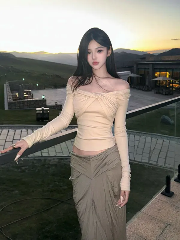 

Уникальный красивый комплект из топа на одно плечо и юбки с высокой талией, элегантный комплект из двух предметов, модный женский комплект на весну.