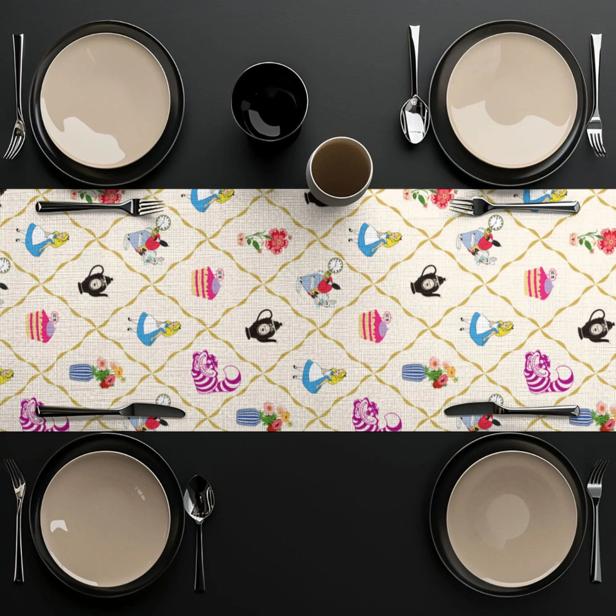 قطعة واحدة من مفرش طاولة حفلات الشاي من Disney Alice in Wonderland - ديكور طاولة بطابع Alice and the Mad Hatter - مثالي لديكور المطبخ الموسمي