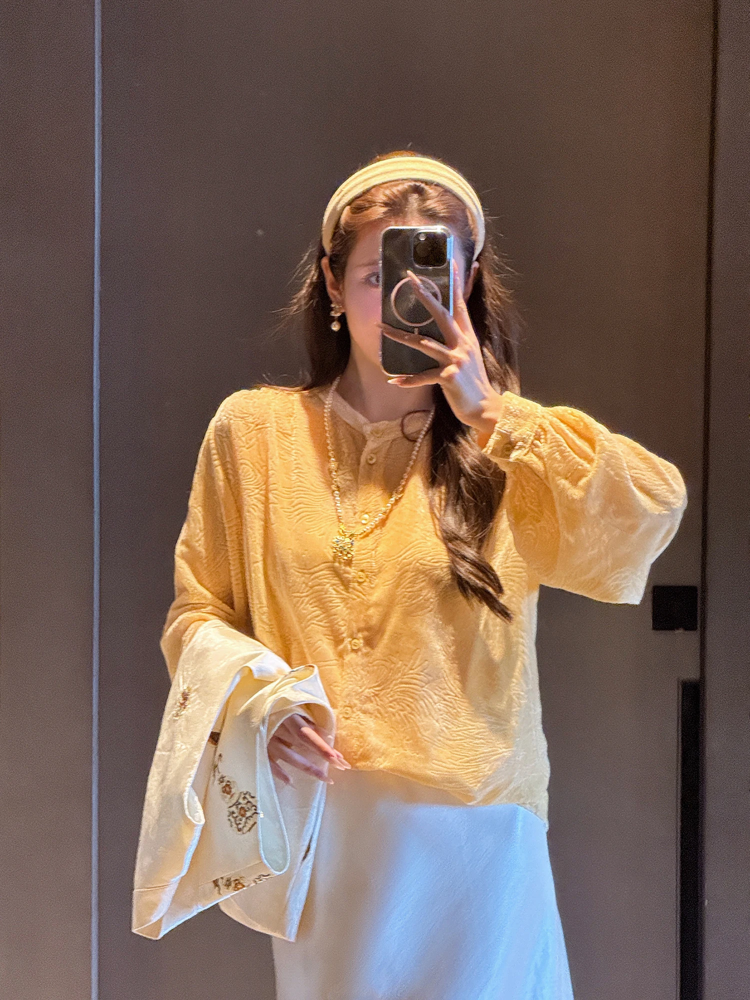 

Velvet Long Sve irt Women's 2026 Embroidered Hollow Loose Slimming Versatile Top Vintage Sle Nylon Fiber Warmth Micro ...