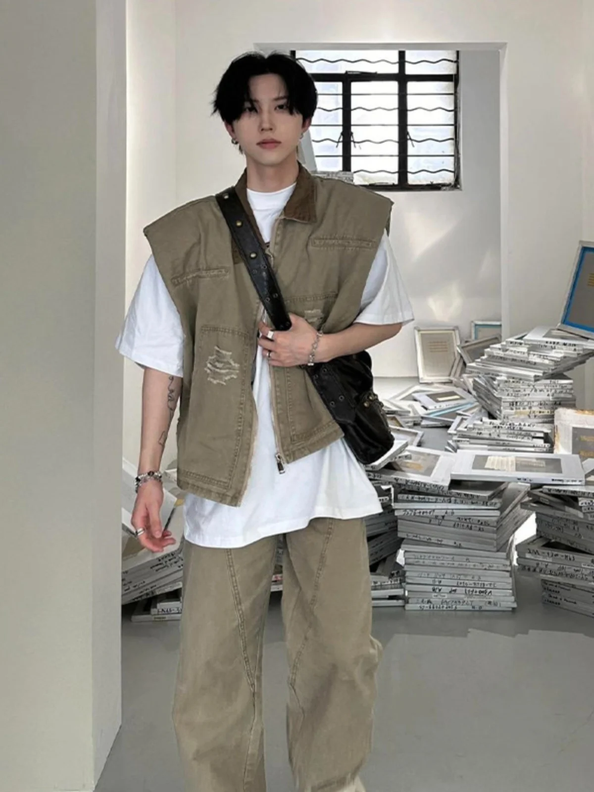 

Мужской летний рабочий жилет цвета хаки с рваными элементами, в американском ретро-стиле, с уплотненными плечами, для многослойного ношения