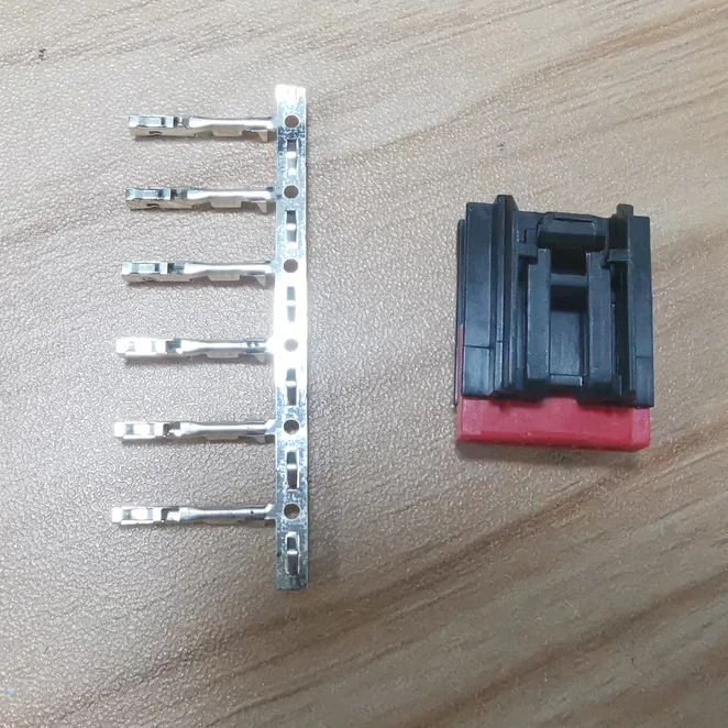 1 Stück für Buick Envision Cadillac XTS XT4 USB-Stecker 6PIN