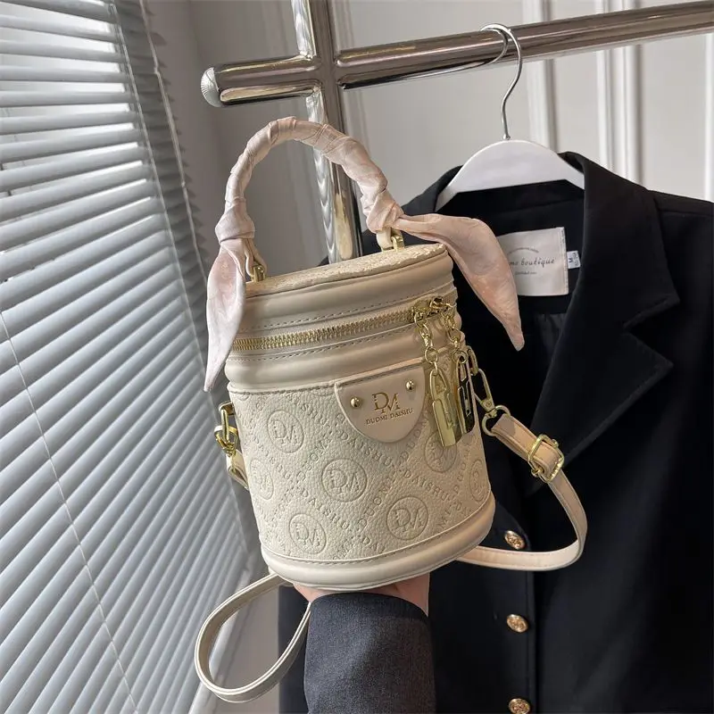[Fashion Versatile] High-end Niche Bag Women's Super Popular Fashion Cylinder Portable Shoulder Bucket Bag Women's Messenger Bag